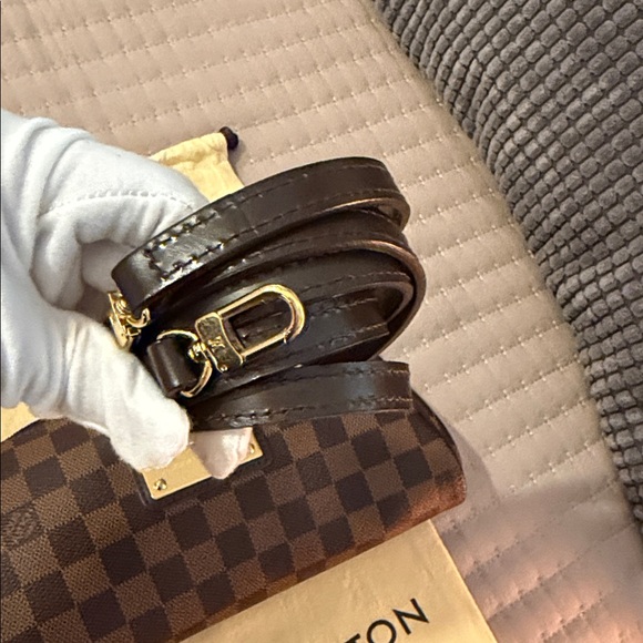Authentic Louis Vuitton Damier Ebene Eva sling/shoulder bag - Picture 10 of 13